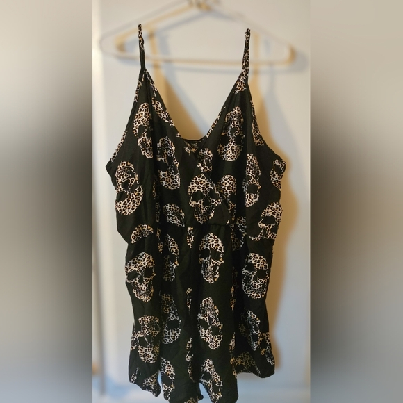 Shein Curve Black/Leopard Skull Print Women's Romper 2xl - Picture 1 of 3